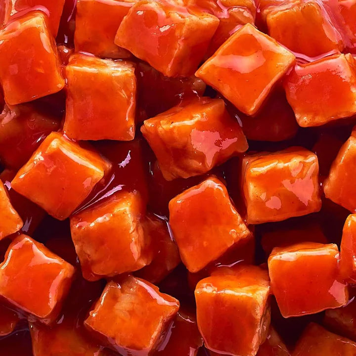 HELLO TEMPEYY Simply Sriracha Tempeh Cubes, 200g - Vegan, Gluten Free