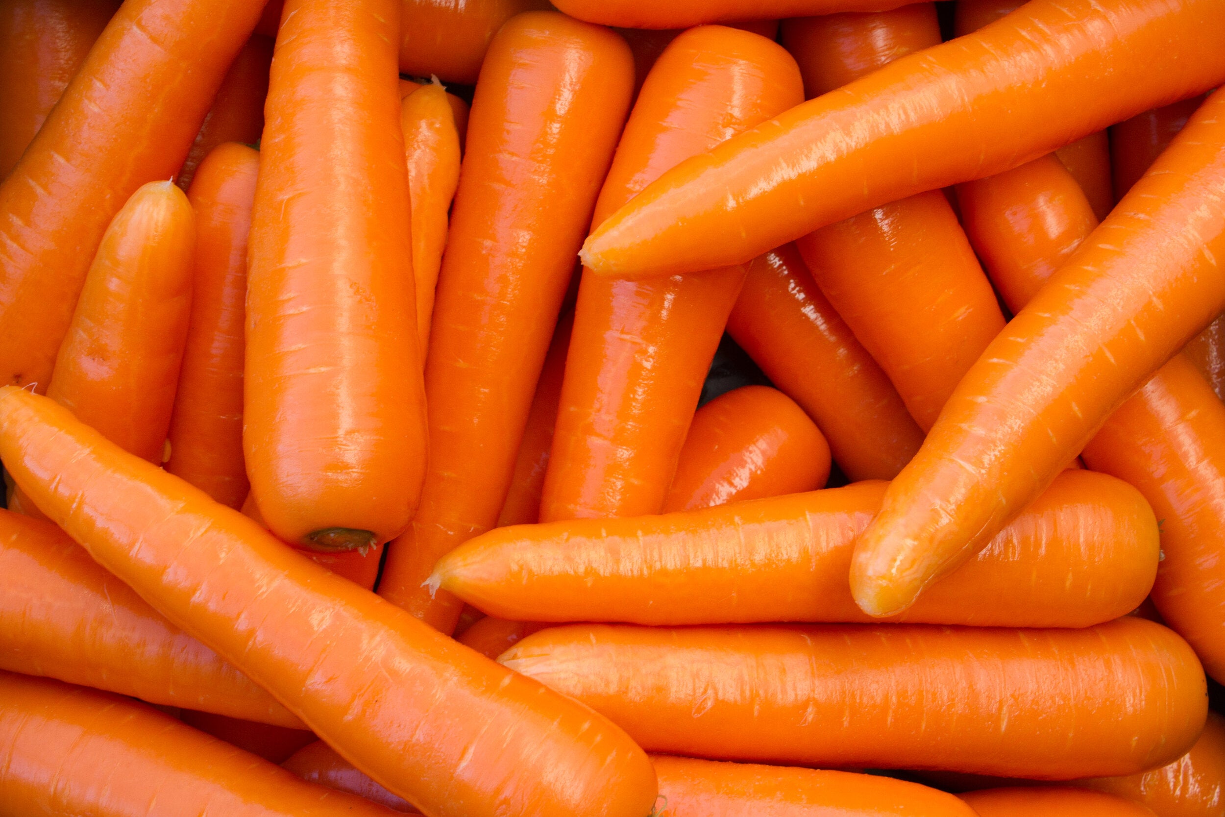 FRESH Carrots, 3Kg (28 to 30 Pcs)