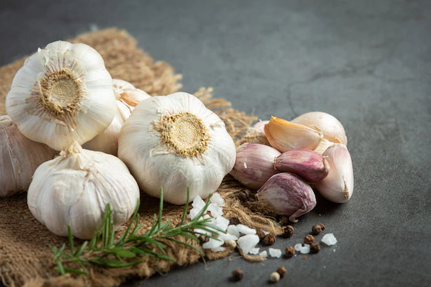 FRESH 	Garlic, Approx 50g to 70g